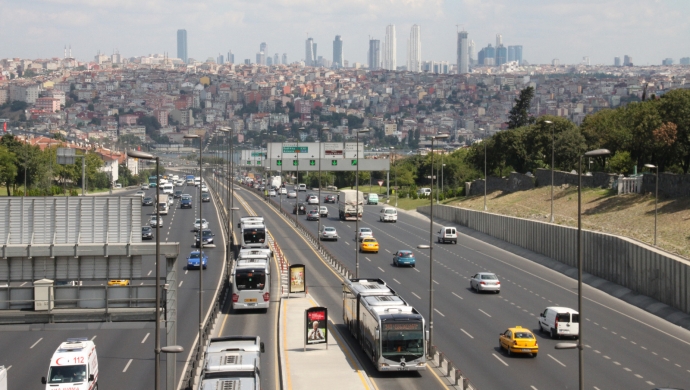 متروبوس اسطنبول |عصب المواصلات في اسطنبول